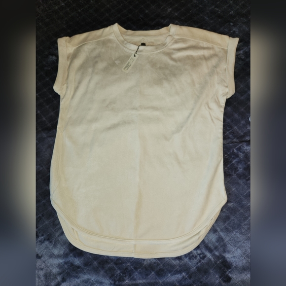 Light yellow blouse - Picture 7 of 10